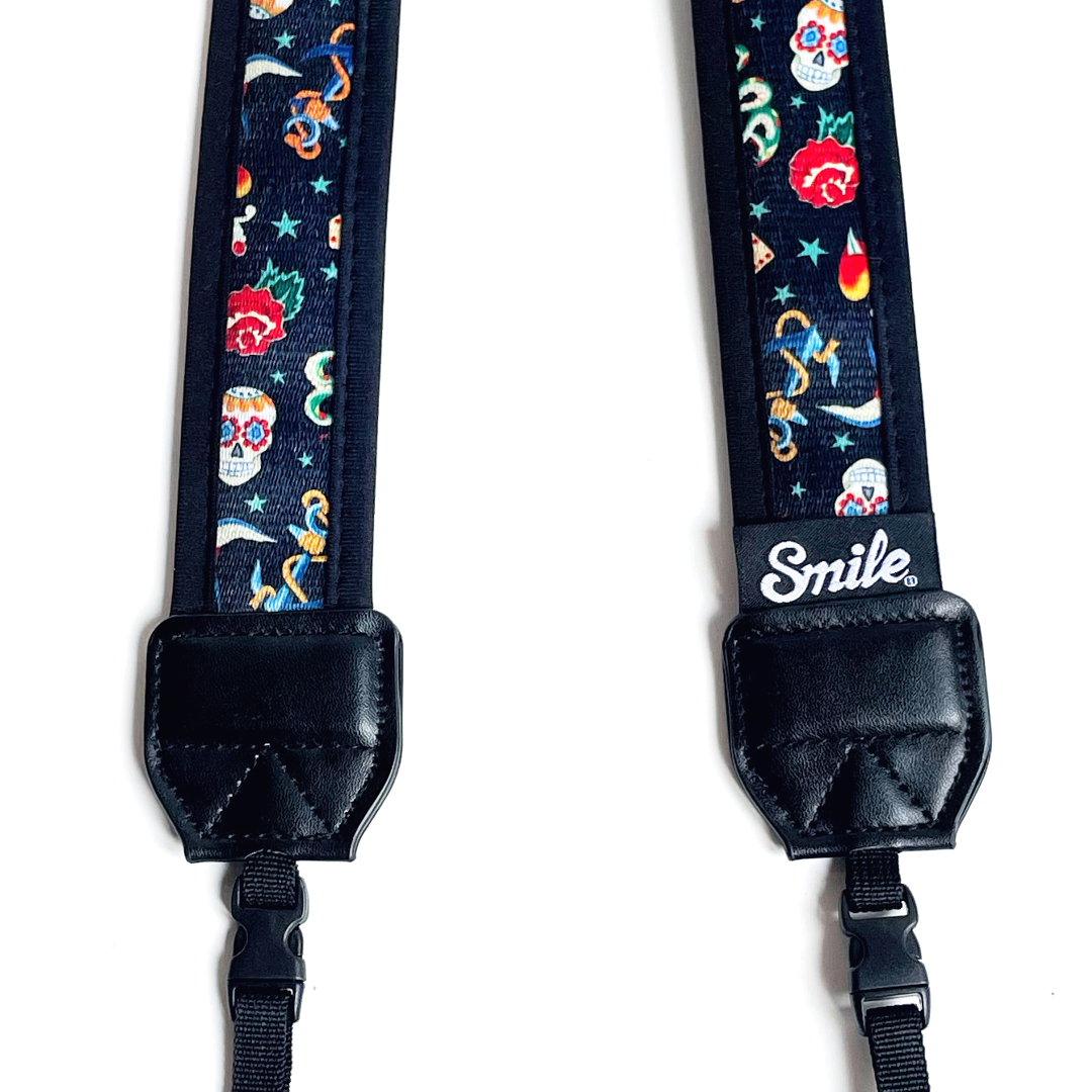 HANG UP! Correa para todo tipo de Cámara Fotográfica, Réflex, DSLR, Mirrorless NEGRA Tattoos PIN UP