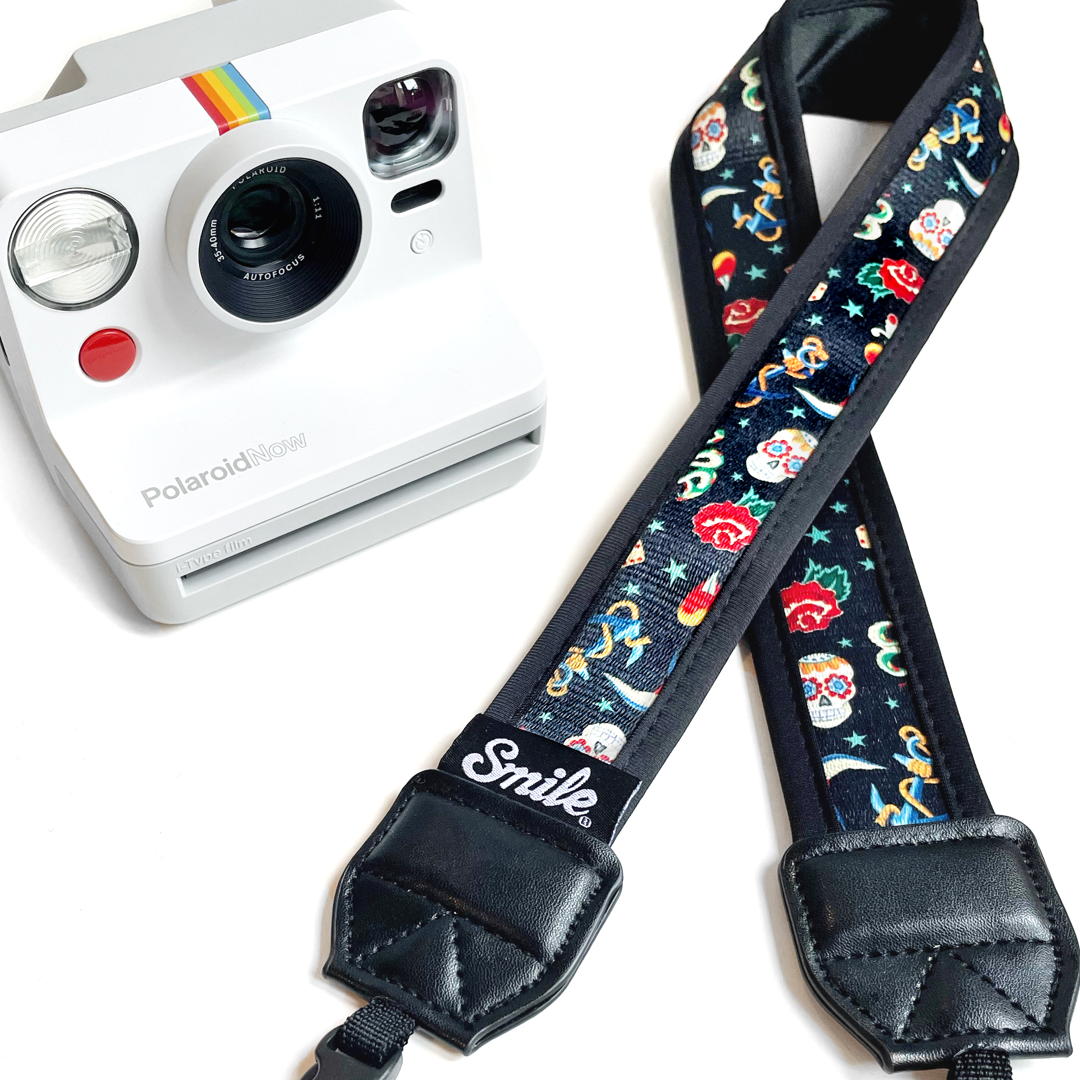 HANG UP! Correa para todo tipo de Cámara Fotográfica, Réflex, DSLR, Mirrorless NEGRA Tattoos PIN UP