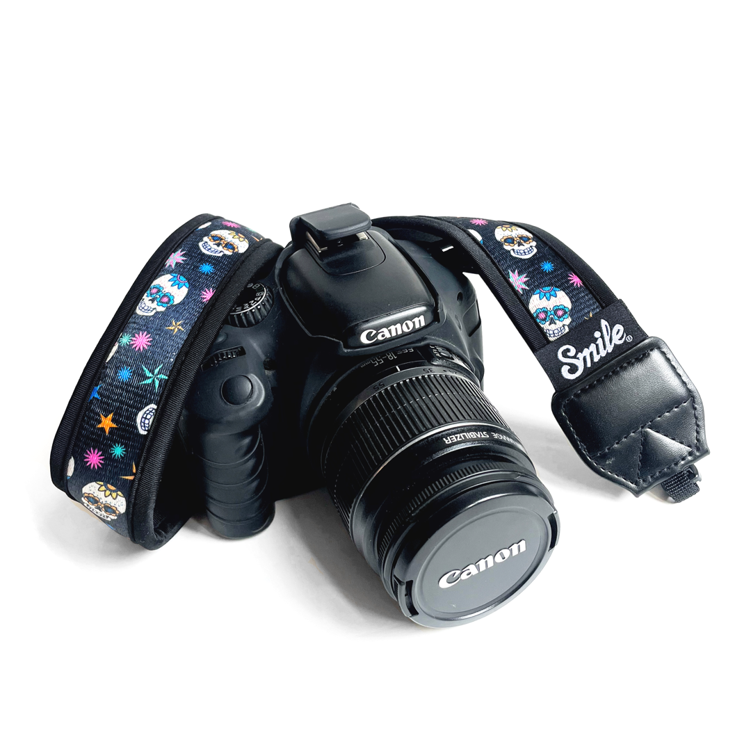 HANG UP! - Correa para todo tipo de Cámara Fotográfica, Réflex, DSLR, Mirrorless NEGRO Calaveras TEQUILA