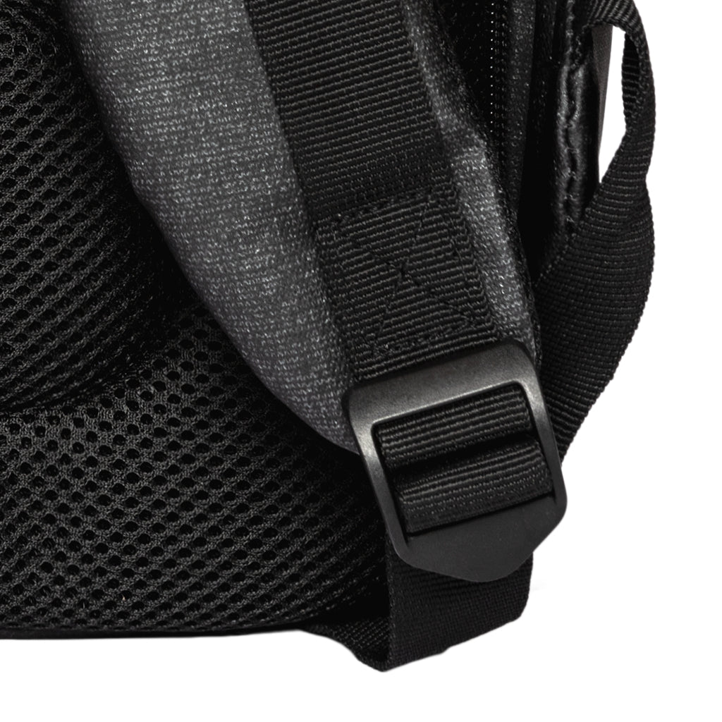 THE ROCK–Mochila Antirrobo para Portátil hasta 15.6 pulgadas con Puerto USB incorporado NEGRO